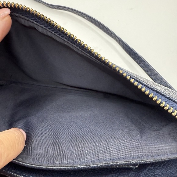 Small Crossbody Hand Painted Crab Navy Blue Adjustable Strap Zip Closure - Picture 5 of 5